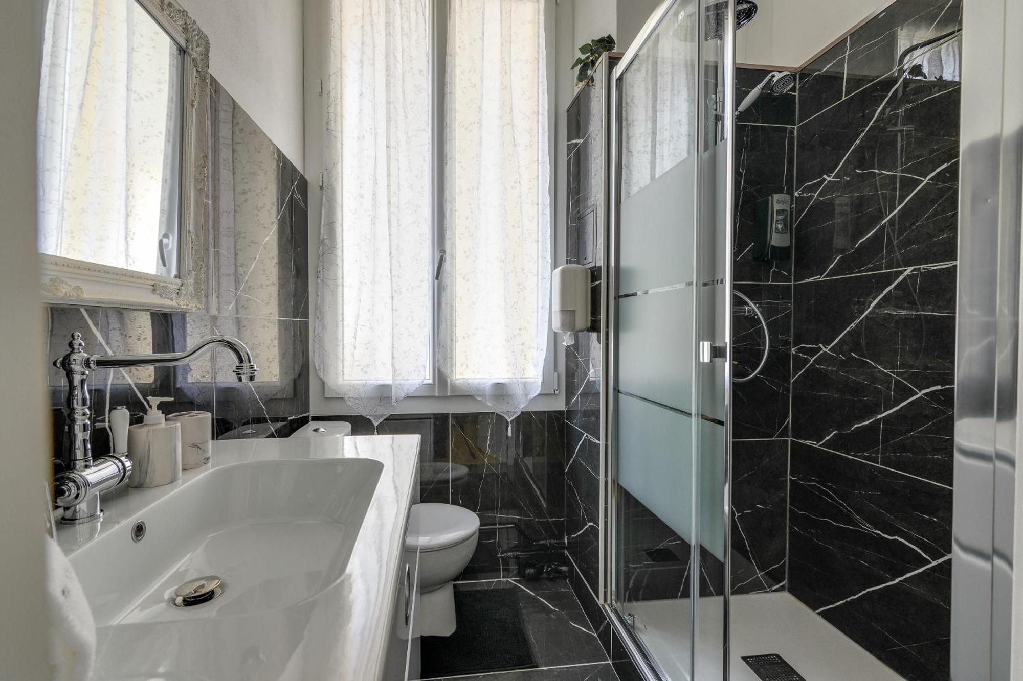 Hotel Henri Iv 3*